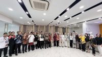 Peringati Hari Kartini, Pekerja BRI Branch Office Tanjung Priok Angkat Wastra Nusantara Lewat Pakaian Nasional (3)
