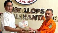 PTPN Group melalui PTPN IV Regional V Salurkan Bantuan untuk Mendukung Penanganan Karhutla di Kalimantan.jpg